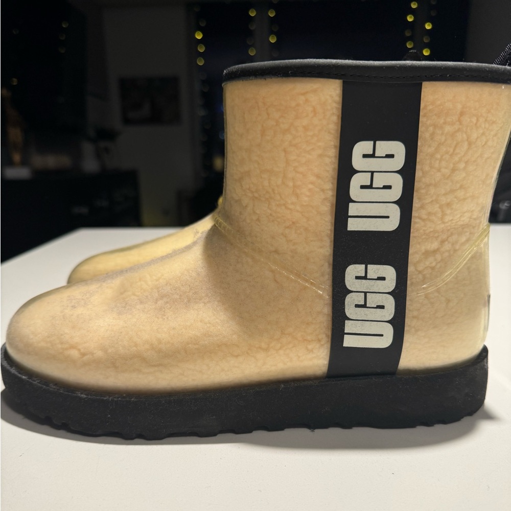 UGG Women’s Classic Clear Mini Boot